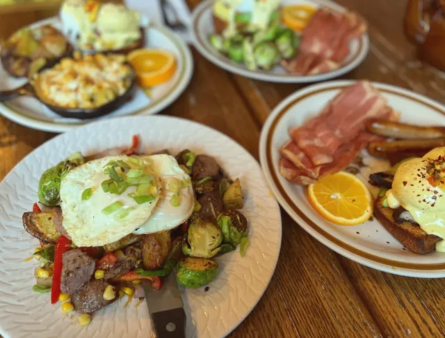 Ottawa Brunch Spotlight: Chesterfield's Gastro Diner - Worth the Wait?