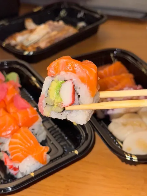 🇺🇸 Madison | You’ve Got to Try This Amazing Sashimi on State Street!