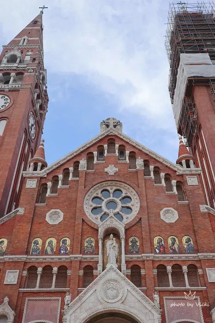 🇭🇺 Szeged's Architectural Gems: Votive Church & Reök Palace