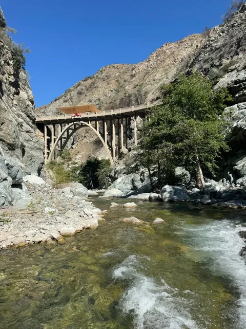 Los Angeles Hiking Hotspot——Bridge to Nowhere 🏞️✨