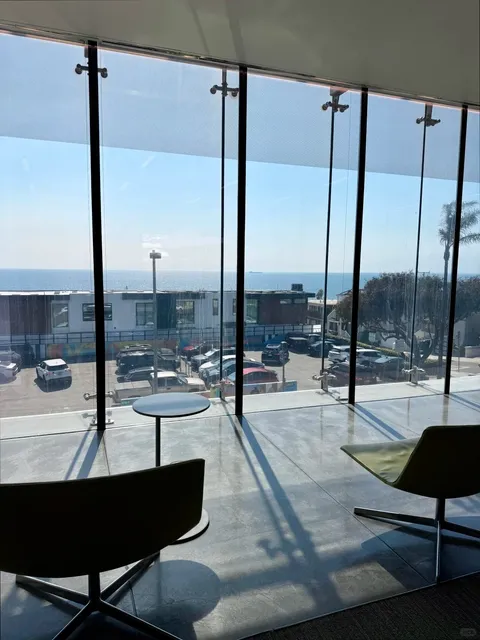 Los Angeles | A Stunning Library With Ocean Views