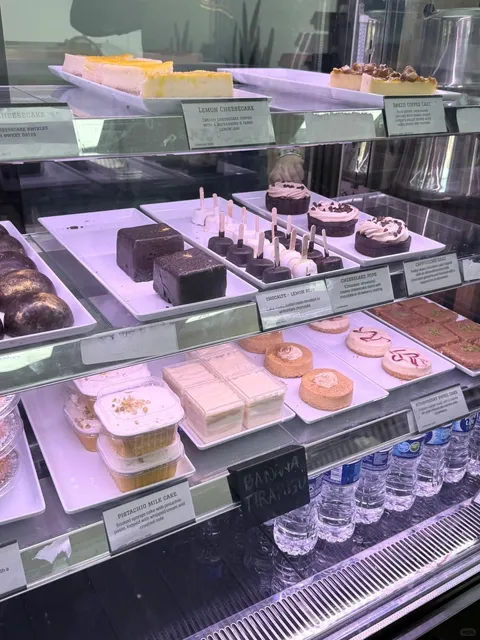 Must-Eat Middle Eastern Grilled Fish in Detroit! 🐟✨