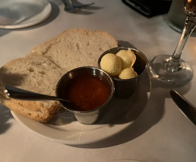 Buffalo | A Go-To Candlelit Dinner Spot 