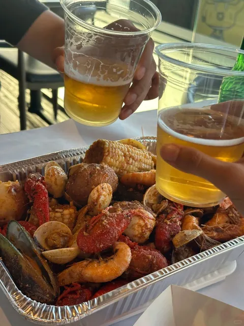 No Lines! Enjoy Unlimited Crayfish Noodles Freely in LA 🦞