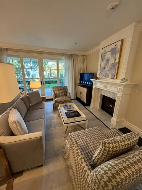 Heading Straight to This Hotel on My Next Santa Barbara Trip! 🌊🌴