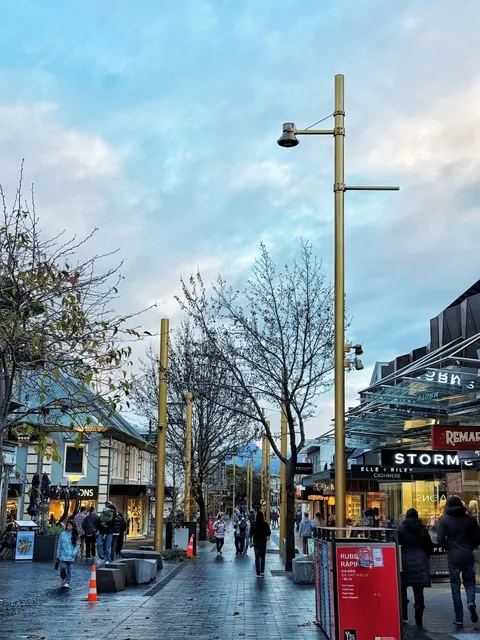 Queenstown City Walk 🛍️📷 | Shop, Eat & Snap!
