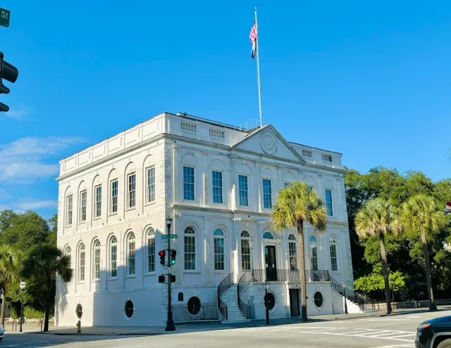 Charleston's City Hall: A Historic Gem! 🏛️✨