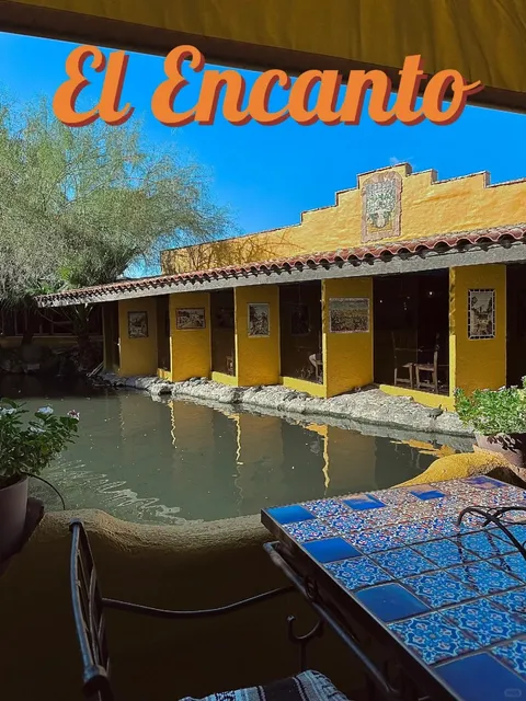   A Mexican Restaurant Blooming with a Hundred Flowers 💐