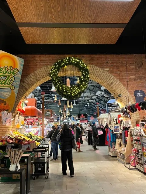 ​​🇨🇦 Toronto | A Hidden Gem Art Exhibition Above the Market! 🎨✨​​