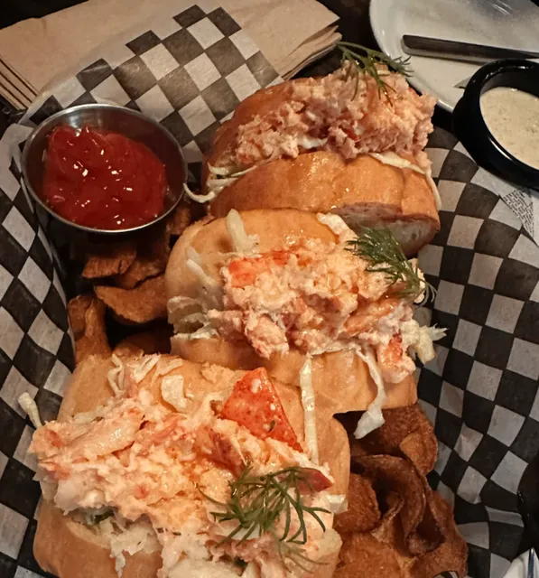 🌙 Edmonton Late-Night Eats | Blowers & Grafton - Your Midnight Lobste
