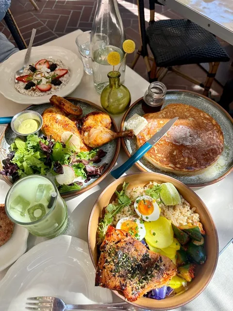 LA Brunch Spot | Garden Vibes + Delicious Plates! 🍃🥞