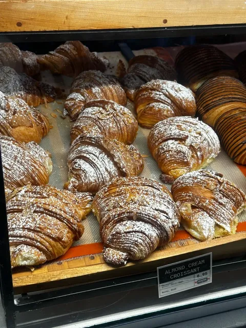 La Boulangerie – A Bakery with Long Lines Even at -10°C! ❄️