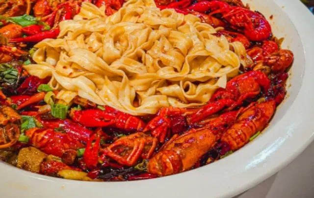 New York Summer Fun | Spicy Crayfish, Here We Come! 🦞