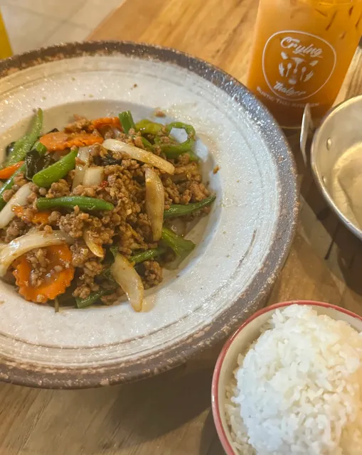 Boston is perfect for citywalk 🦞 — eat and explore, food everywhere!