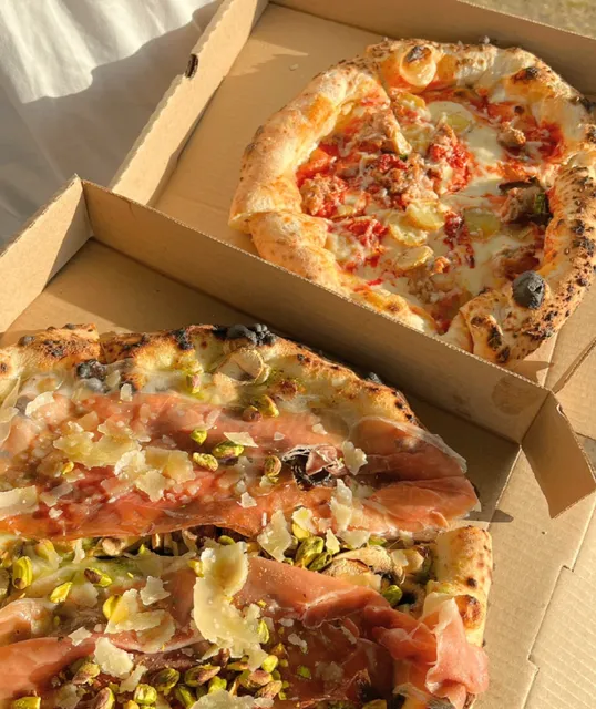 Port Moody | This Pizza Taught Me a Lesson 🍕✨