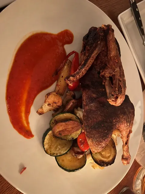 🇭🇺 Budapest Must-Try: Kispiac Bistro – A Local Favorite! 🍖🍷