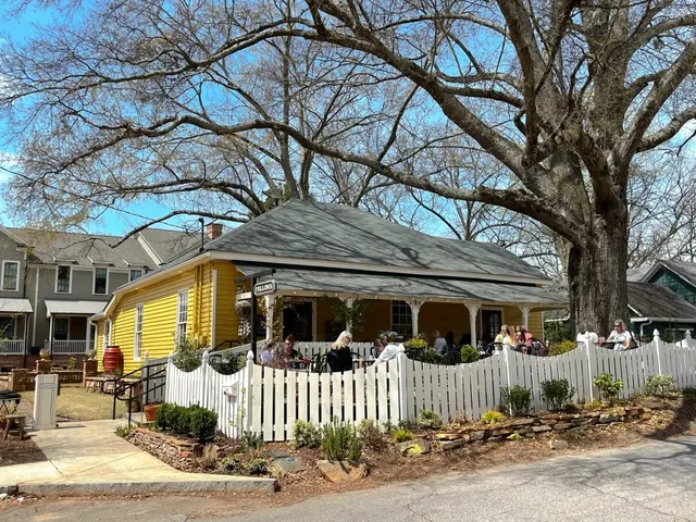 Brunch Date in ATL | Sweet Reunion with My Girls! ☕️🌸