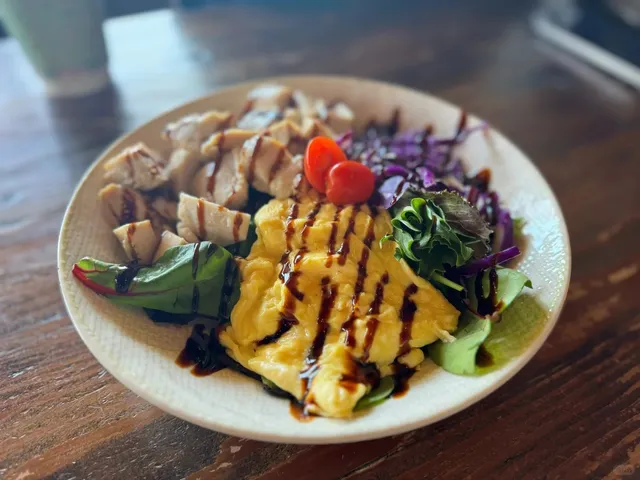 ☀️ Great Weather Calls for Brunch & Coffee ☕🥗🍰 | LA Foodie