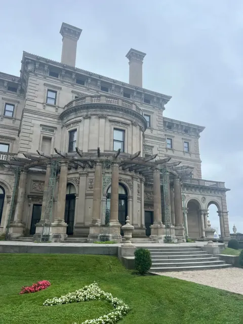 Travel Guide for The Breakers