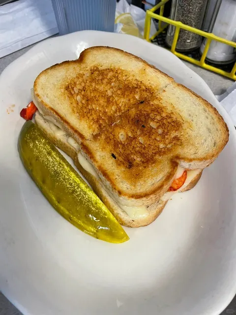 Portland, Maine: Becky’s – A Seafood Lover’s Paradise 🦞