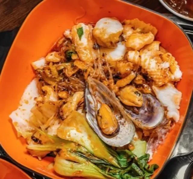 🌶️ Yi Er Chuan Malatang | Cleveland's Spice & Choice Adventure