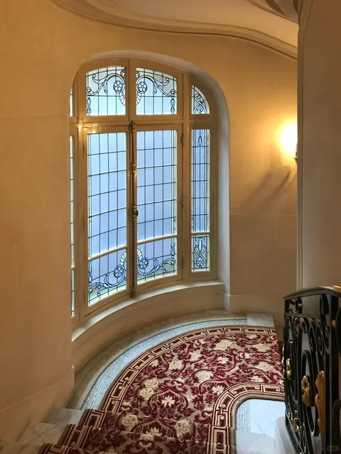 🇫🇷 Paris Hotel Guide: Where to Stay for Safety & Convenience ✨