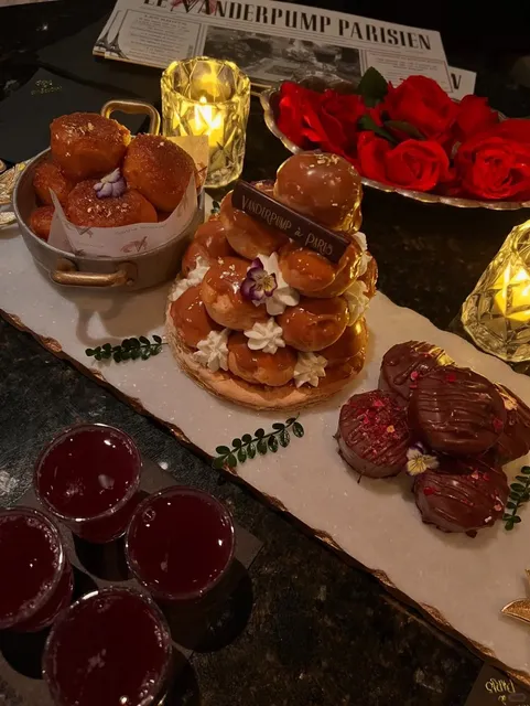 Stunning Baroque-Style Restaurant with Beautiful Crowds! 🌹