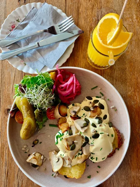 Exploring Berlin | Enjoying Brunch at Das Gretel 🍳🥗