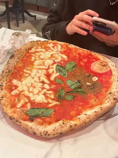 The Most Authentic Napoli Pizza Hidden in Rome's Residential Area‼️