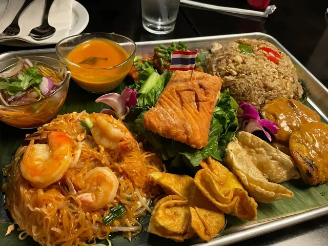 🍜 Foodie Review No.1 | King & I - St. Louis’ Legendary Thai Spot! 