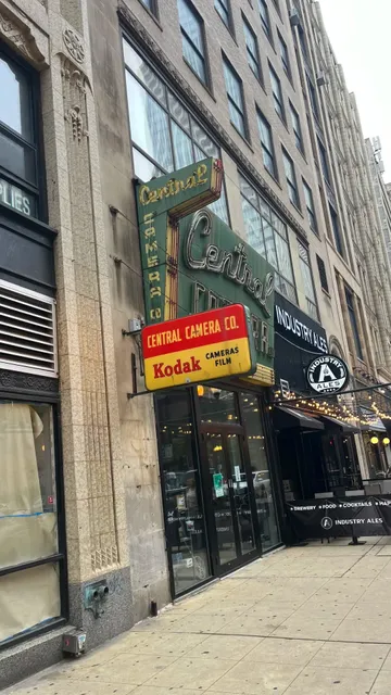 📸 Central Camera: Chicago’s Century-Old Camera Treasure 🎞️✨