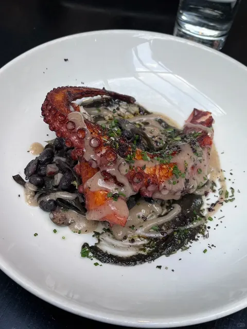 New York's Super Delicious Spanish Restaurant Salinas 🌟