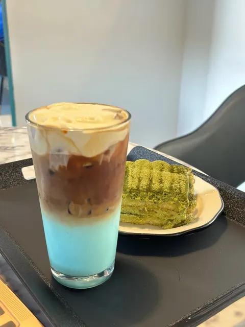 ATL 🤍 | A Sweet & Cozy Cafe for Desserts + Chats 🍰💬