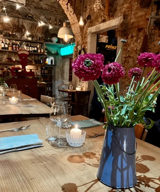 A romantic restaurant hidden among 🌷flower shops.