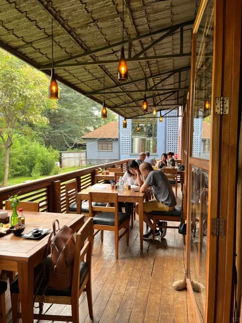 🇺🇬 Kampala’s Top 5 Restaurants — 100% Satisfaction Guaranteed!