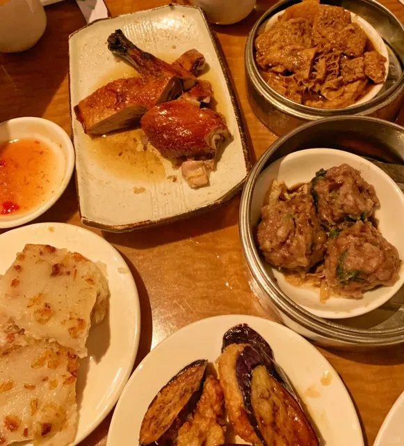 Vegas’ Packed & Affordable Steakhouse 🔥 Only $30 Per Person!