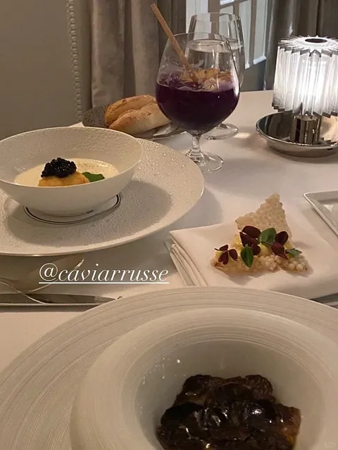 One-Michelin-Star Caviar Russe 🌟