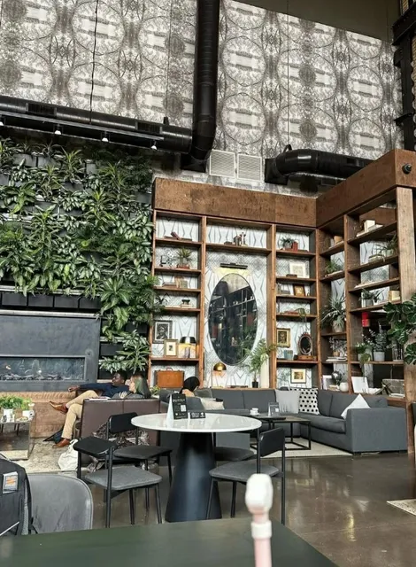 Backstory Coffee Roasters - North Loop☕️✨