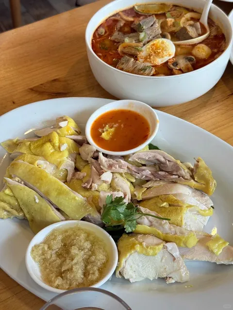 🇨🇦 ​​Weasel-Approved Hainanese Chicken!​​ 🐔✨
