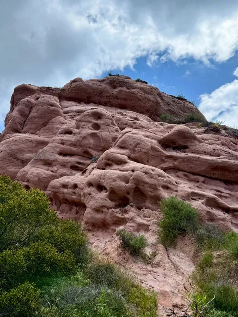 Hiking the Red Rock Trail from Lake Forest 🏞️✨