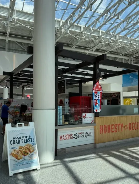 🦞 MOA's Lobster Roll Spot | A Taste of the Coast at the Mall