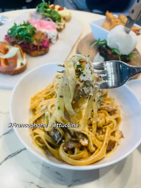 🇨🇦 ​​Life-Changing Pasta & Open Sandwiches at Wren Cafe!​​ 🍝✨