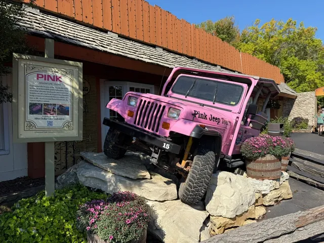 🎢 Silver Dollar City: A Journey into the Wild West!