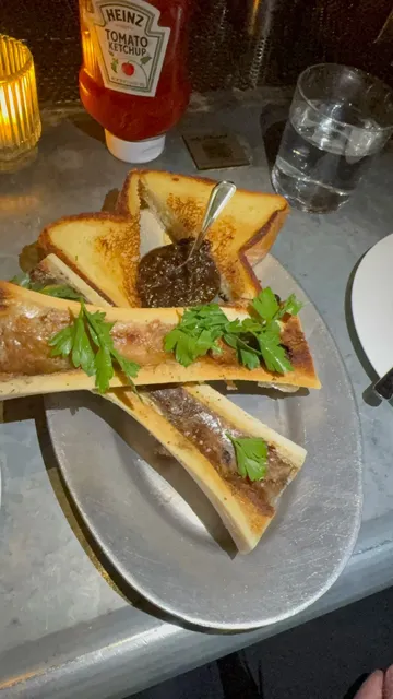 Au Cheval – The Best Burger in Chicago! 🍔