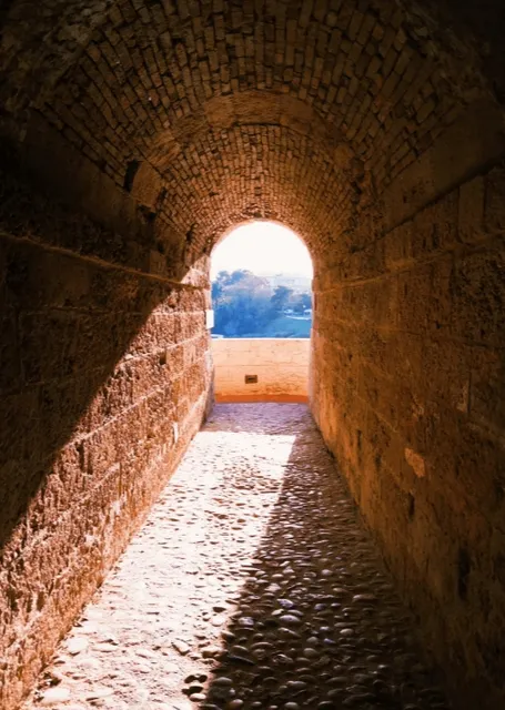 Here is a list of must - visit scenic spots in Marseille