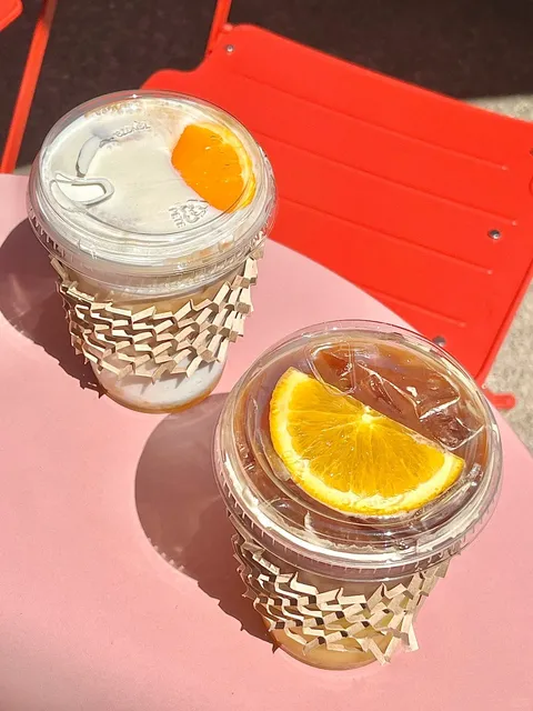  The Perfect Refreshing Drink for a Scorching Summer Day! ☀️🍊